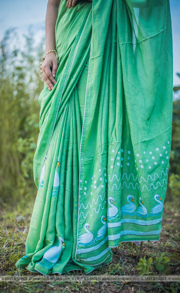 Mugdha Muslin-Cotton Hand-Painted Swans Saree
